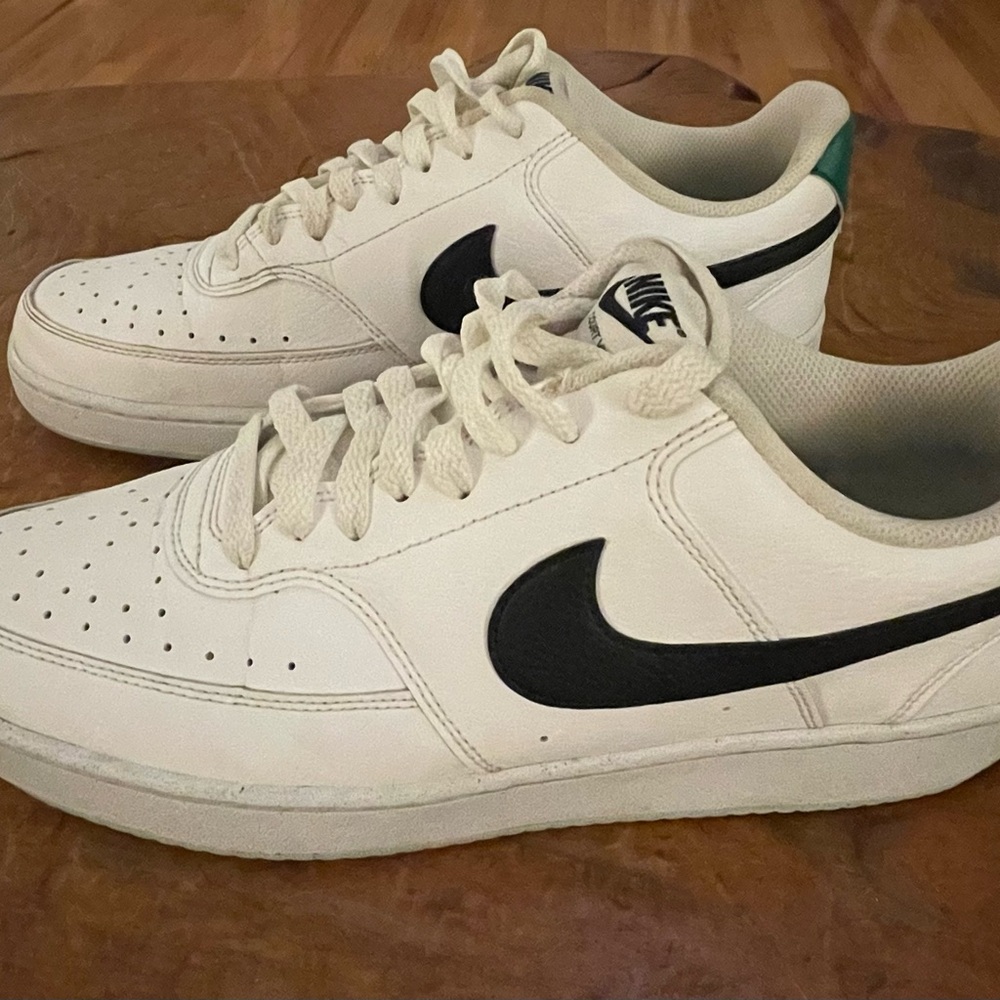 Nike Men's court vision sneakers size 10